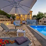 Villa Constadina Large Private Pool Ac Wifi Mastoratika