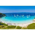 Constadina Large Private Pool Ac Wifi