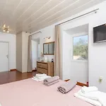 Constadina Large Private Pool Ac Wifi Villa