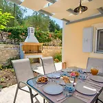 Constadina Large Private Pool Ac Wifi * Mastoratika
