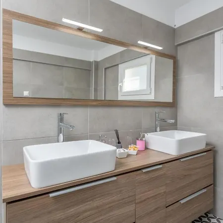 Constadina Large Private Pool Ac Wifi Mastoratika