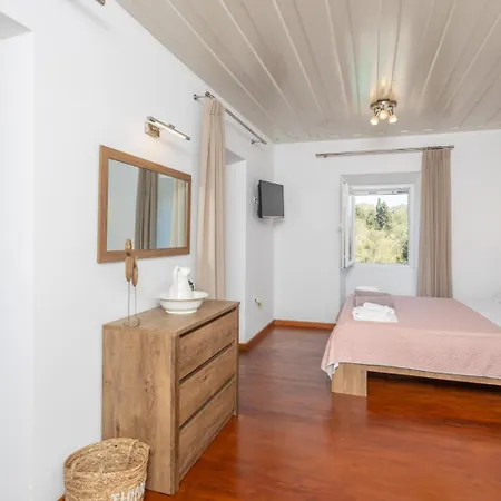 Constadina Large Private Pool Ac Wifi *