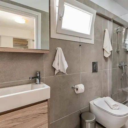 Constadina Large Private Pool Ac Wifi Villa