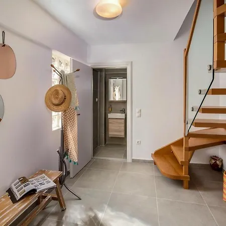 Constadina Large Private Pool Ac Wifi Mastoratika