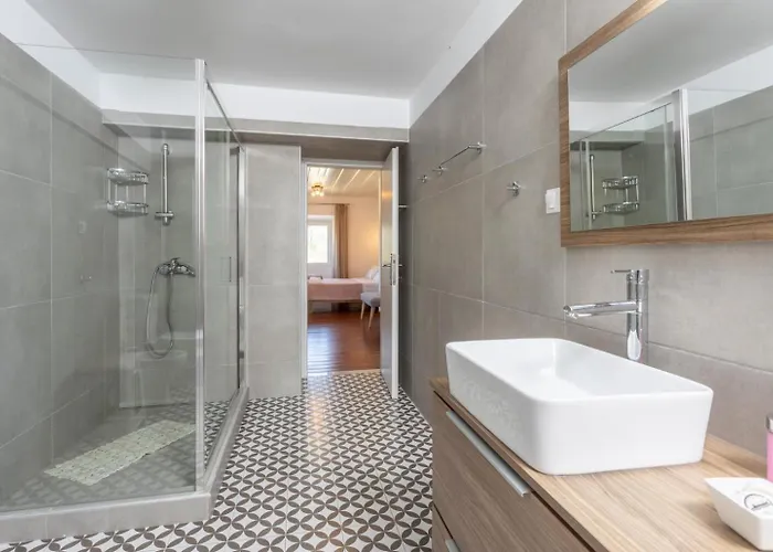 Constadina Large Private Pool Ac Wifi Villa