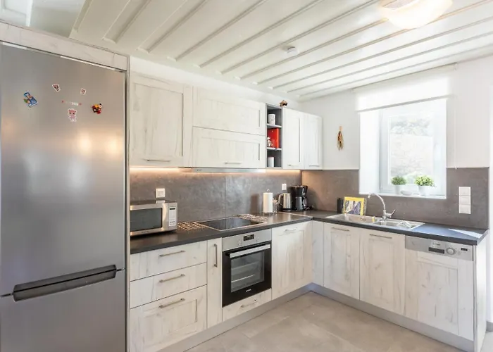 Constadina Large Private Pool Ac Wifi Villa